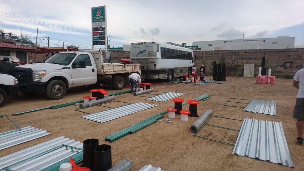 AscensoC's tweet photo. Seguimos entregando; este día la infraestructura y equipo para gallineros de microregion fría y módulos de ovinos en 22 localidades de a #Tulancingo, del programa a #HidalgoTeNutre.

@SEDAGRO_HIDALGO 
@omarfayad 
@Car_Muniz https://t.co/FzRdggxdDt