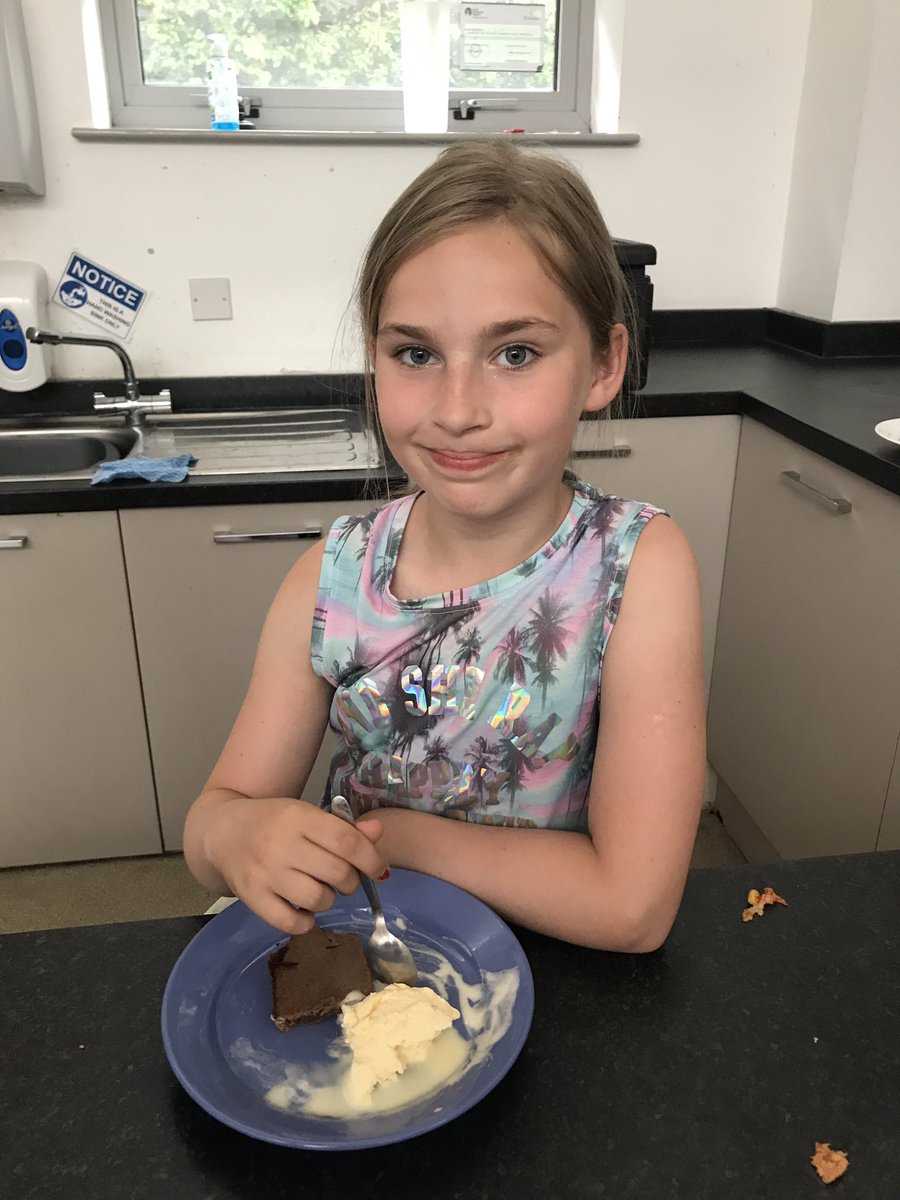 MrsEvan34537722's tweet photo. Making (and eating) pizza and chocolate brownies with Yr6: what a tough day it’s been! https://t.co/SYZhUXbXrZ