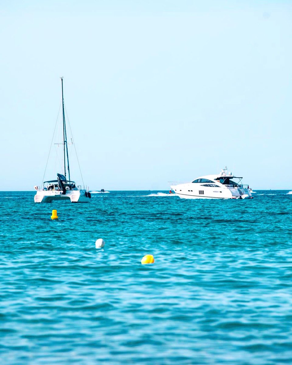 Vivez le festival depuis la mer : notre partenaire Ishua embarque les festivaliers sur les voiliers pour une aventure où se rencontrent musique et nature
Consultez leur site internet pour découvrir leurs nombreuses offres de croisières d'exception !

📷  @nikkosalleguede
#ishua