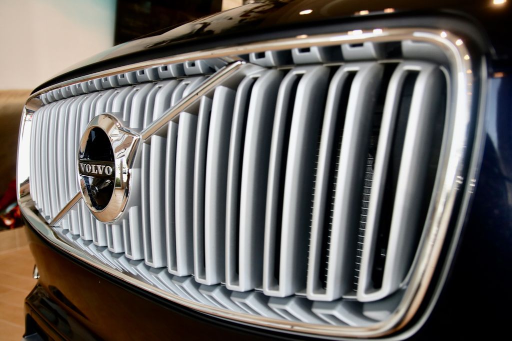 Autobahn Volvo Cars tweet media