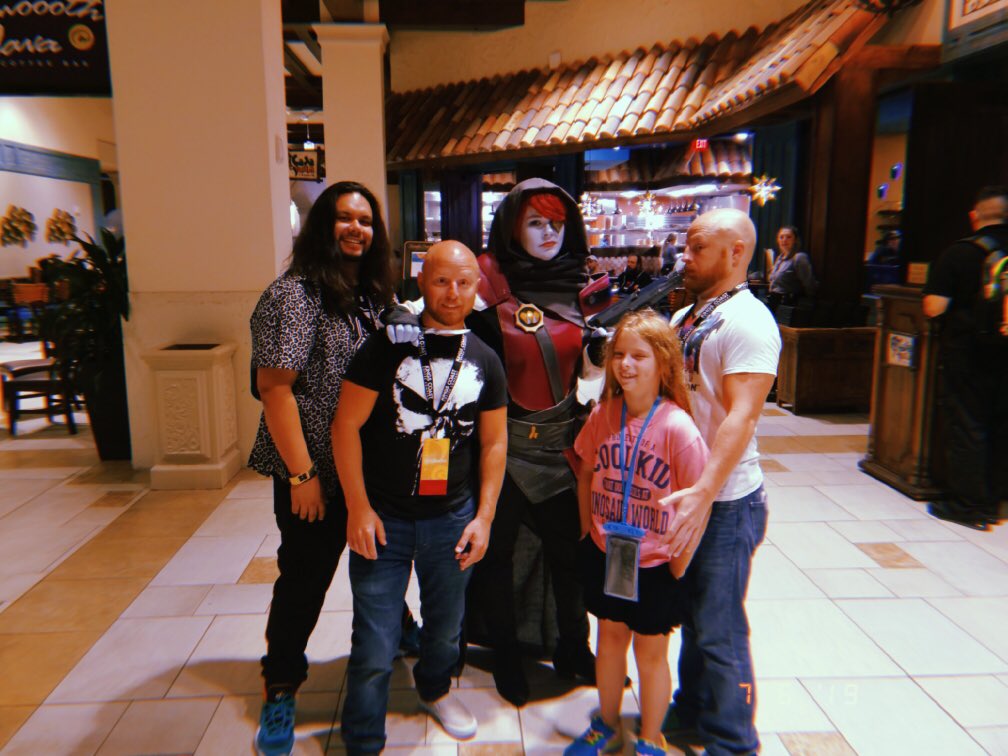 saraevermore's tweet image. This weekend would not have been nearly as amazing without some really cool humans! @FilipinoThund3r, @MrPersonalityTV, @DocPersonality and @bujunic - y’all are the best people a girl could ask for. 🖤 #picklebacks #GuardianCon #uldrenme