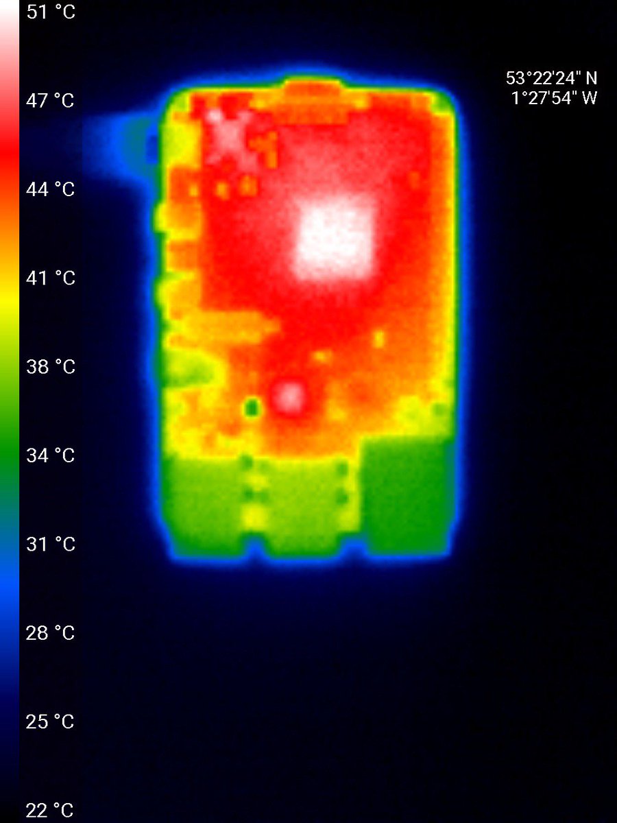 pimoroni's tweet photo. This last pair show the Pi 4 at idle with no case and in our Pibow Coupé 4 case, both at around 50 degrees, illustrating that our Pibow doesn’t increase the temperature at all. https://t.co/JEtuHXoII9