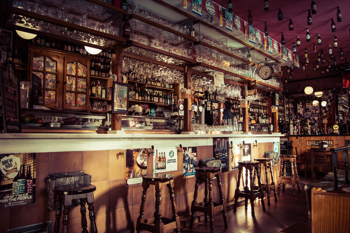bartendingpro's tweet photo. Hey all! We're back from the fight with hack0rz and are ready to pour some knowledge. Stop by https://t.co/CCCIGfBTmR tonight at 7pst/8mnt/9cst/10est and get some. #bartendingpro #bartendingschool #bartenderlove #drinkswithfriends #livestream #mixology #bartenderproblems https://t.co/UhArvWlMFh