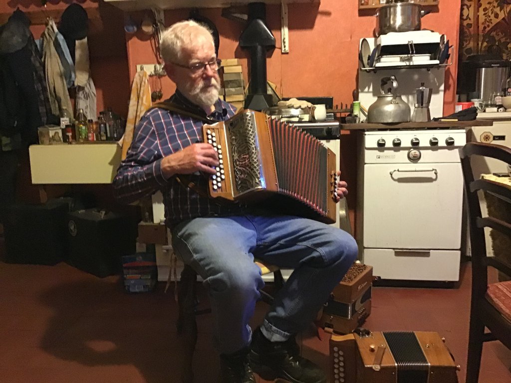 Frank’s Kitchen newbootspantiesandafiddle.home.blog/2019/07/09/fra…