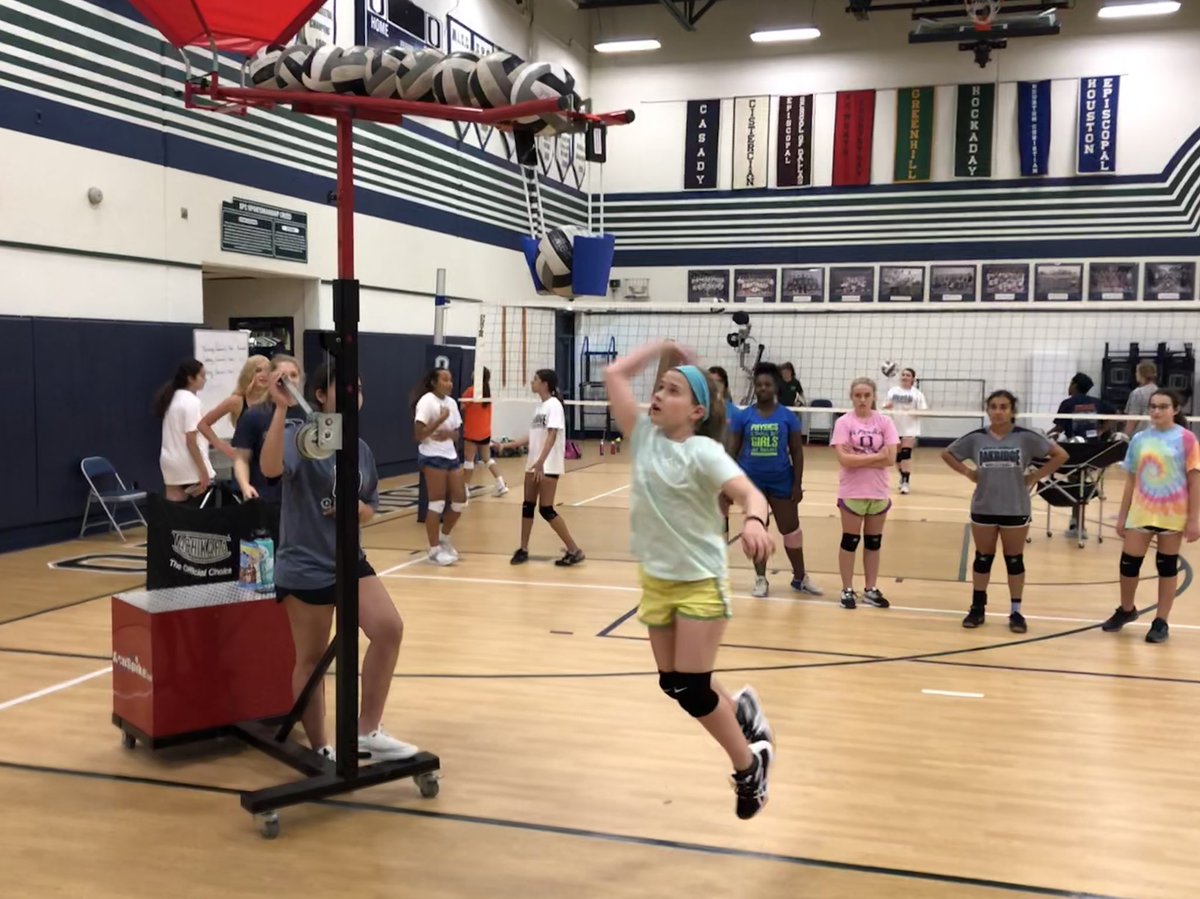OakOwlsSports's tweet photo. Lots of action at volleyball camp this week! #OakridgeOwls https://t.co/zeznLSWWOh