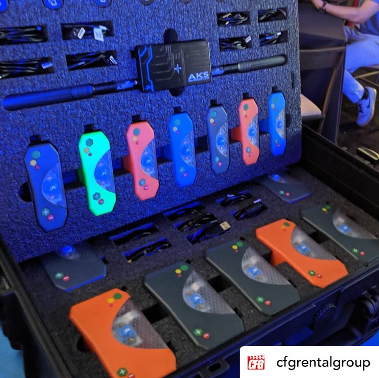 RatPacControls's tweet photo. Coming soon...very soon! 😉 ⚡️💡 #Repost Photo Credit: @CFGRentalGroup • • • Second favorite #cinegear2019 item: Second iteration of the aks and cintenna! Super stoked.
#ratpacdimmers #wireless #lightingcontrol #dmx #cfgrentals #cfgrentalsgroup https://t.co/a4gmOxTHc8