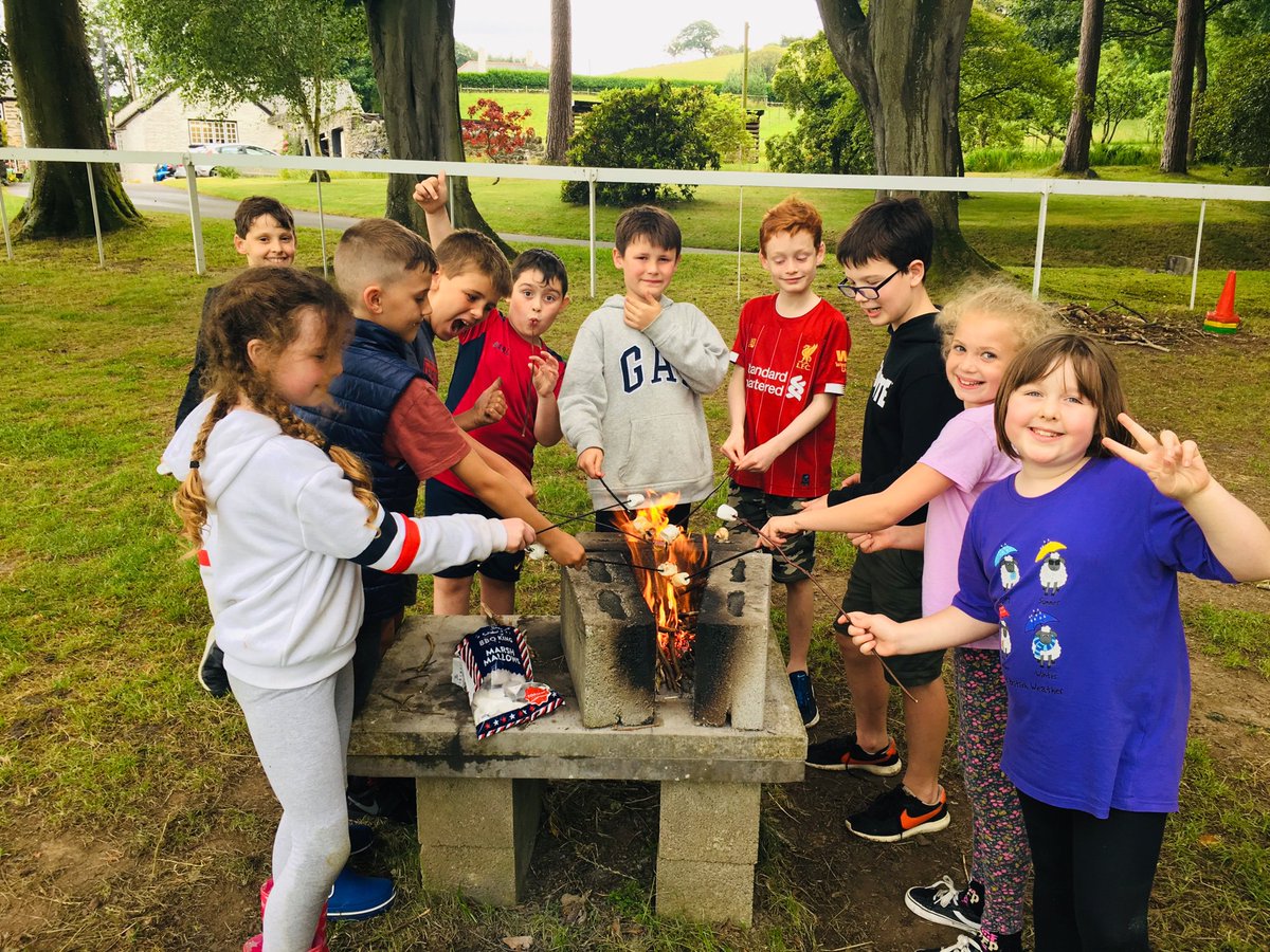 GrosvenorParkA's tweet photo. Getting those marshmallows lovely and crispy...but not too crispy please!! 🍡🍢🔥 https://t.co/tiJwV85fs0