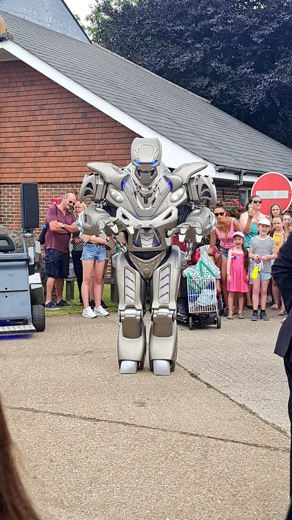 Pencey1's tweet image. This guy 👌🏼 @kentcountyshow  #Titantherobot #Kentcountyshow #Robotgoals 🤖