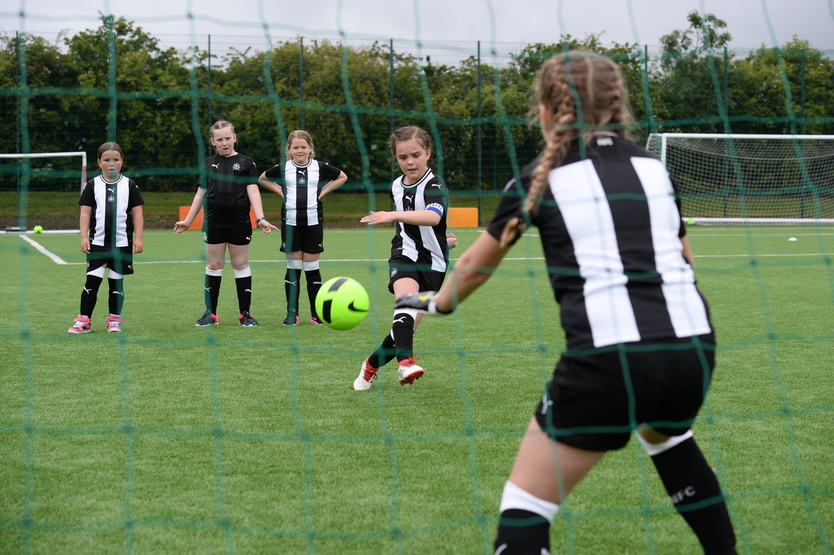 NUFC's tweet photo. COMMUNITY: Congratulations to Ponteland Primary School (boys) and Mowbray Primary School (girls), who were the winners of the fourth annual @NU_Foundation 1892 Cup.

Well done to all 128 youngsters who took part and thanks to @seanlongstaff97, who presented the trophies. #NUFC https://t.co/1Lfd2iKZWa