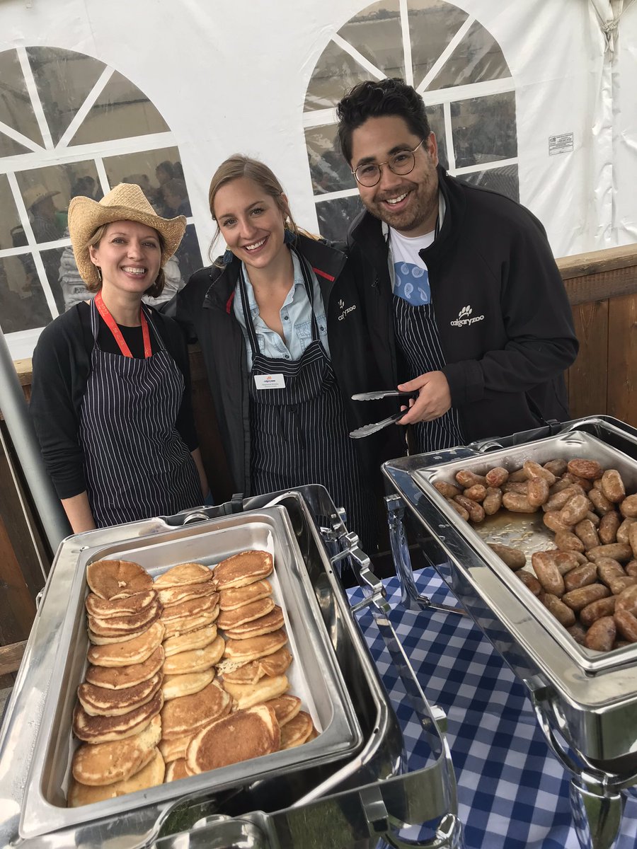 calgaryzoo's tweet photo. #HappyStampeding from the Calgary Zoo! 🤠 Don’t forget to keep your @calgarystampede ticket for $5 off admission to the zoo when presented at the gates! 🐎 #yahoo https://t.co/SaD1yfUebz