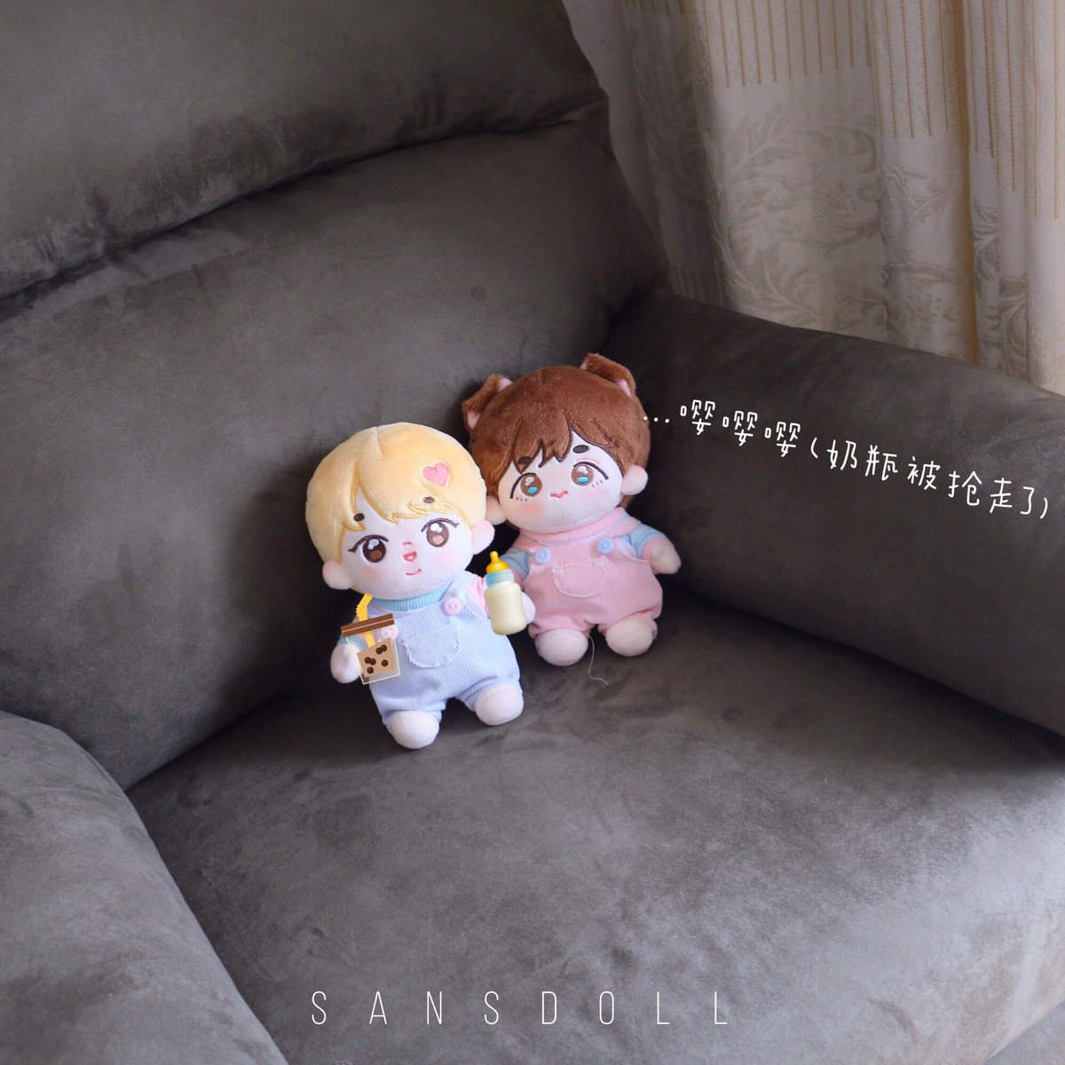 哥哥弟弟～
珍珠哥哥预计727开售 
嘤嘤宝贝还需要继续修改打样🥰
都是带支架的噢 可以摆姿势☆ﾐ(o*･ω･)ﾉ