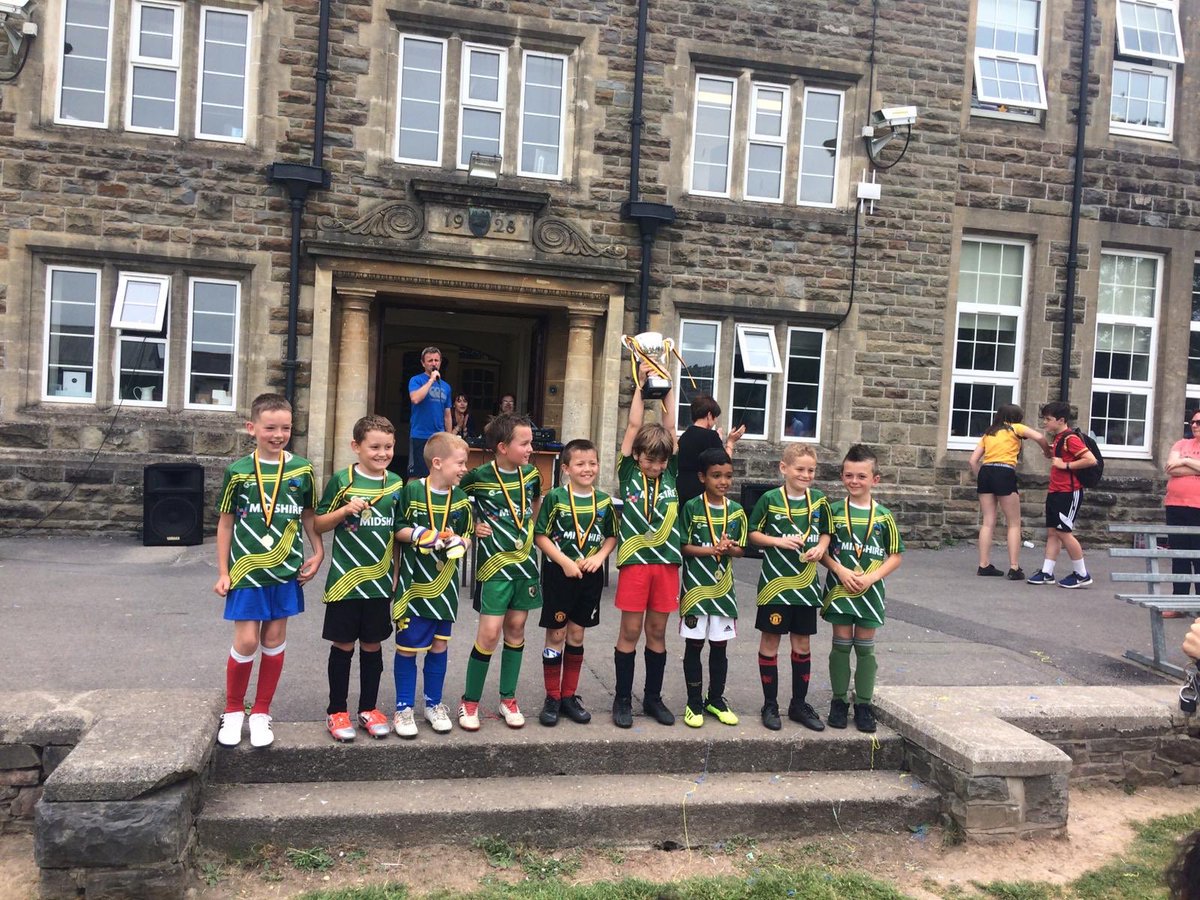 YsgolBrynaman tweet picture