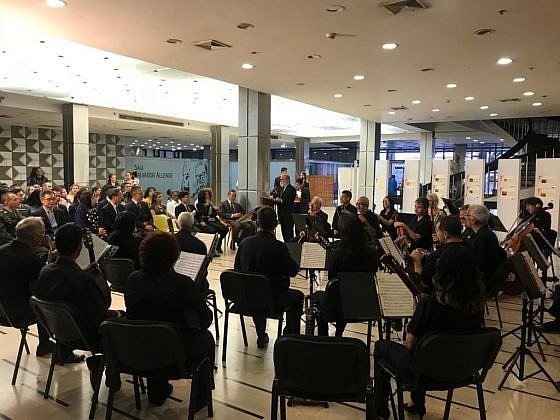 NicolasM_uft's tweet image. El día de ayer conmemoramos el 45° aniversario de las relaciones diplomáticas con China! Muy grata la presencia del embajador chino, Li Baorong. Nuestra alianza está más fuerte que en cualquier otro momento de la historia.