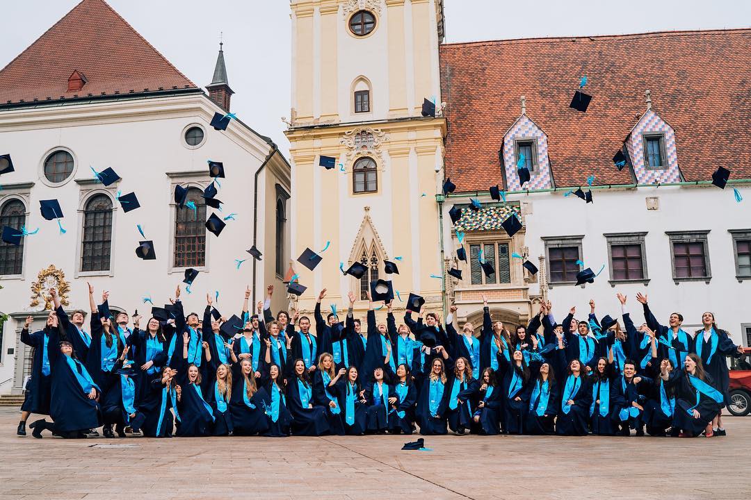 NAEducation's tweet image. Congratulations to the class of 2019 at @bisb_bratislava! We can’t wait to see what you’ll achieve in the future. #NAEBeAmbitious #bisb_bratislava #graduation