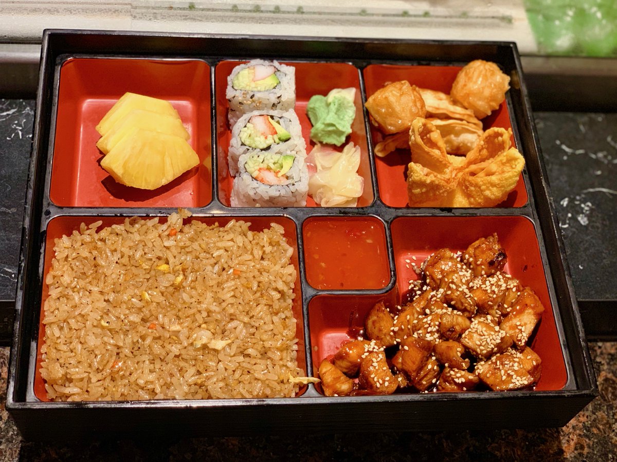umimanhattan's tweet photo. You deserve better than a lunch box. Enjoy a Bento Box 🍱!
.
.
.
.
#sushi #food #foodie #yummy #delicious #dinner #lunch #japanesefood #healthyfood #tasty #yum #eat #fresh #manhattanks #mhk #littleapple #hibachi #teppenyaki https://t.co/Az65S9ik47