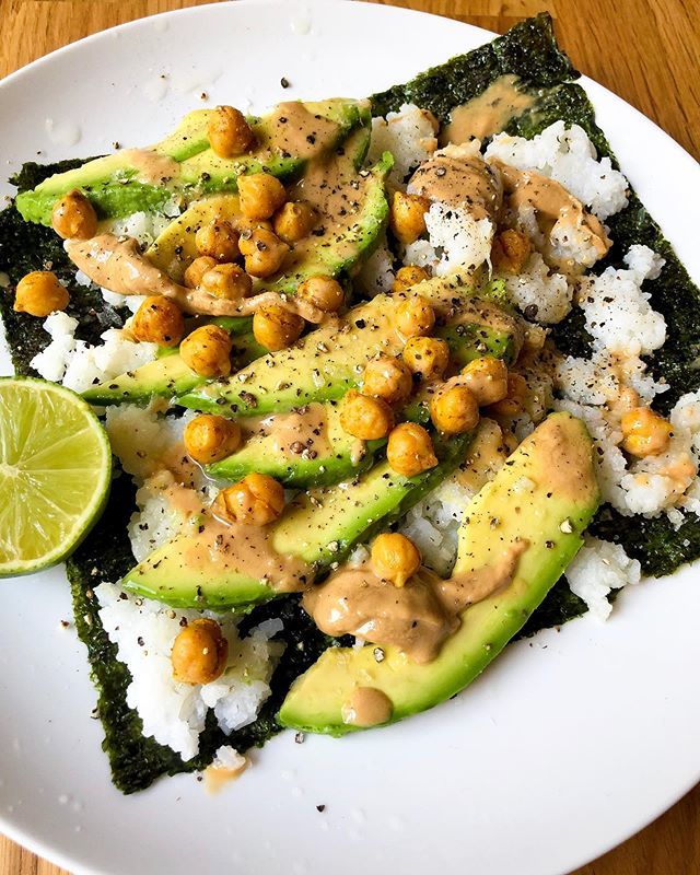 paleogfe's tweet photo. Since not eating only paleo anymore, I’ve been enjoying all my favorite foods... including rice and garbanzo beans (a.k.a. candy!!!🤤🤤) Can’t get enough of these seaweed wraps with rice, avocado, Thai chickpeas, tahini, lime juice and I also added som… https://t.co/KBS1VK3q2F https://t.co/rQHtg1Xa9q