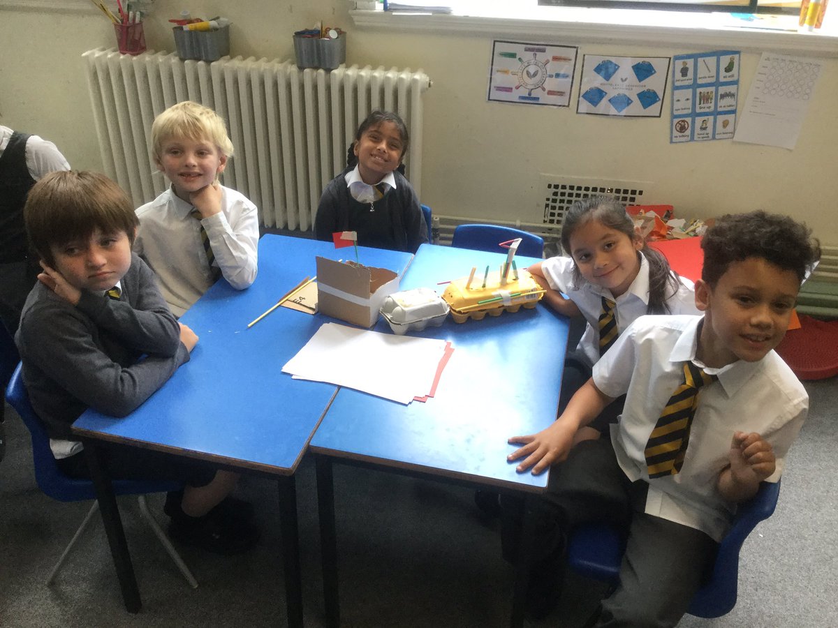 Year 2 creating boats. How long will they float? <a href="/2Awhyteleafe/">Miss L Alphonso</a> <a href="/Whyte_school_DT/">Whyteleafe School DT</a>