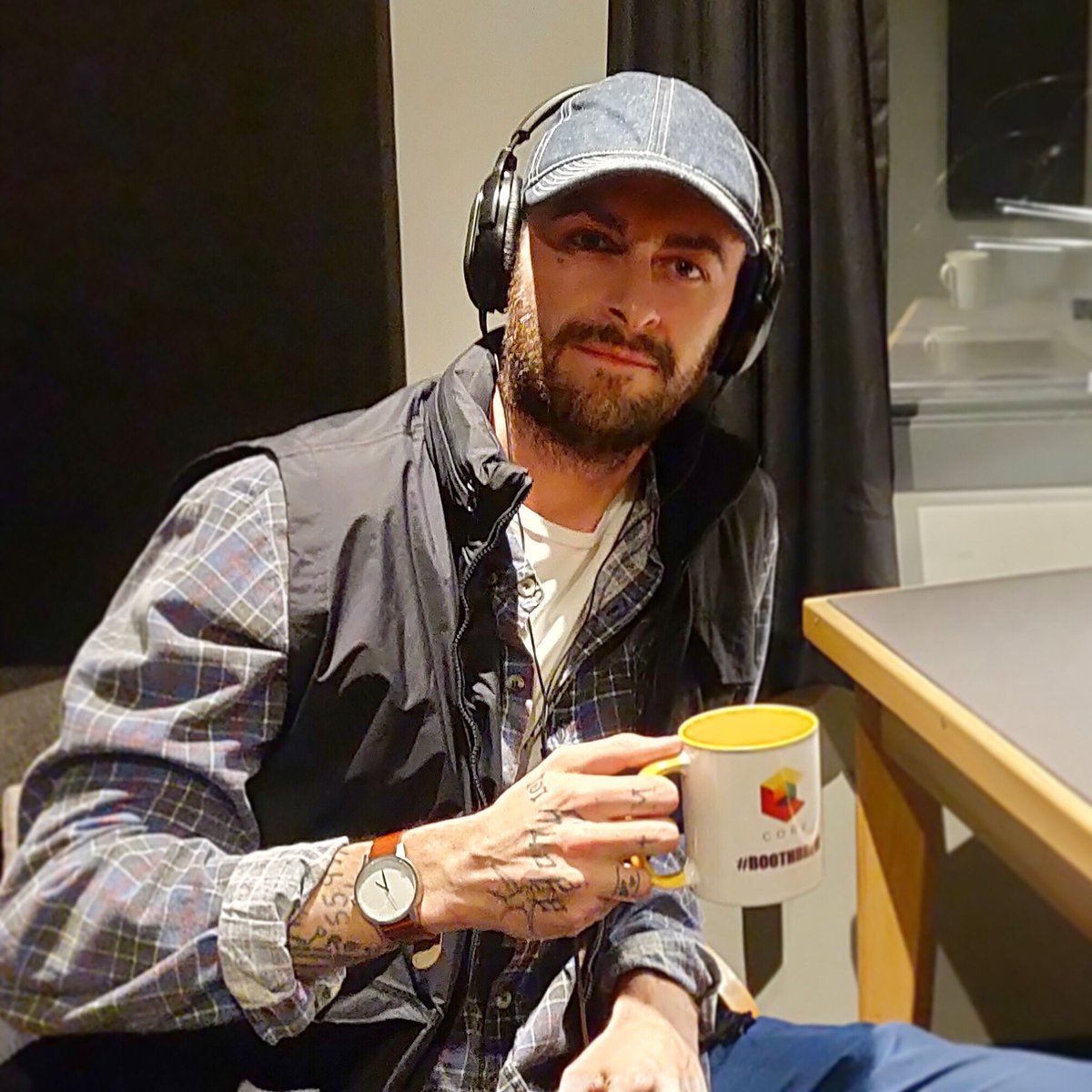 core_post's tweet photo. Had this absolute #Lad in for a #boothbrew π- always a treat!
Kickin back afta recording for New @SkyOne Original #Comedy #brassic
2οΈβ£2οΈβ£ AugβοΈ#JoeGilgun @michkeegan @damienmolony @tha_kn0ws @AaronBHeffernan @MrRyanSampson @timkeyperson
Posted @core_post
#ComingSoon #PROMO https://t.co/wcpS6hjW6j