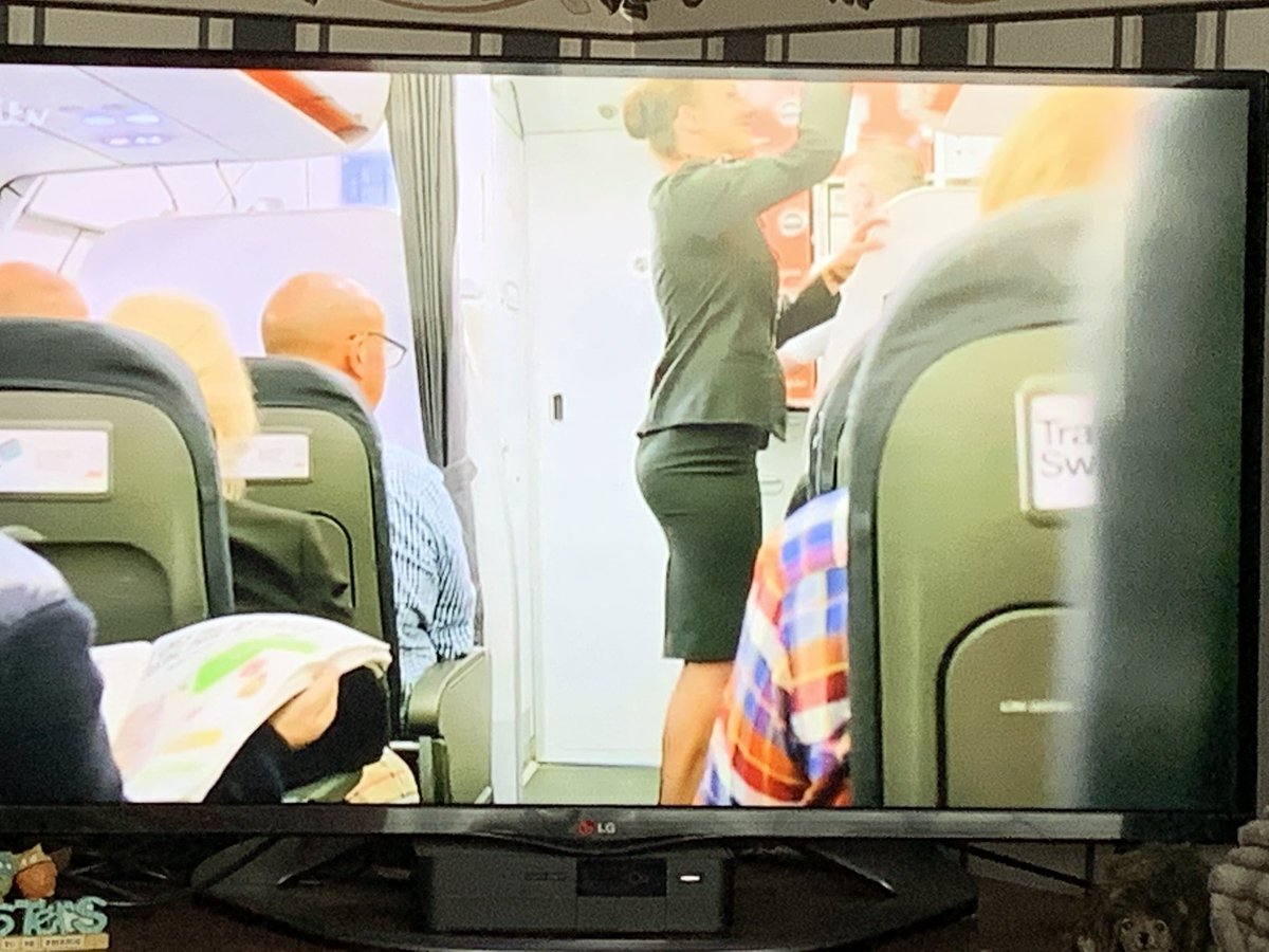 oxosbase's tweet image. Watching #insidethecockpit and the phone rings so I pause the show. It looks like the bald headed passenger is enjoying the flight. Lol. @easyJet #pilotlife #greatprogramme