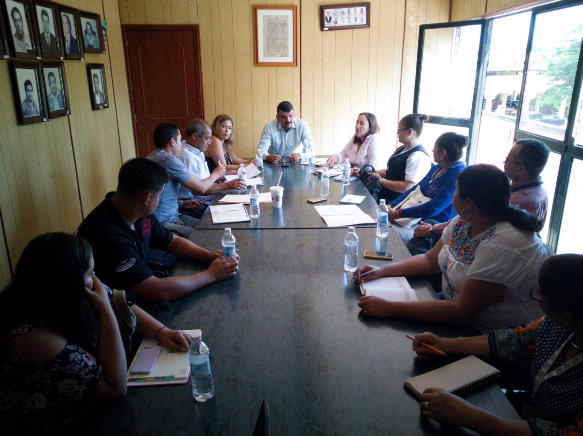 H. Ayuntamiento de Teuchitlán (@hteuchitlan) on Twitter photo Hoy en #Teuchitlán en la sala de regidores del <a href="/HTeuchitlan/">H. Ayuntamiento de Teuchitlán</a> se llevó a cabo la reunión de #Comusaem, en el cual se tomaron acuerdos y propuesta para atender algunas de las inquietudes en el aspecto de la salud en el municipio. Hoy en #Teuchitlán en la sala de regidores del <a href="/HTeuchitlan/">H. Ayuntamiento de Teuchitlán</a> se llevó a cabo la reunión de #Comusaem, en el cual se tomaron acuerdos y propuesta para atender algunas de las inquietudes en el aspecto de la salud en el municipio.