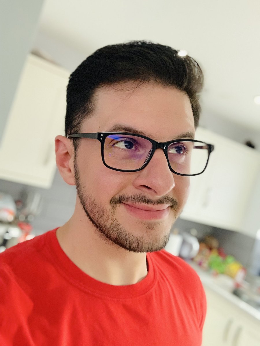 SuperTuberEddie's tweet photo. HERE THEY ARE! 😁🤓
My FIRST pair of glasses 
#EddieIsADork #ClarkKentGlasses https://t.co/OLBfeTBcPP