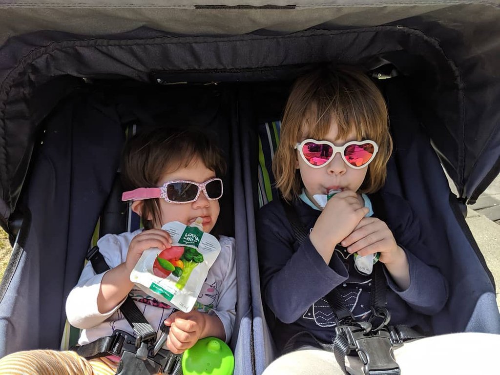 "When your kids are cooler than you. 😎💕"

<a href="/cupcakepicnic/">Cupcake Picnic</a>, kids become cool because they have pretty cool parents!

📸: <a href="/cupcakepicnic/">Cupcake Picnic</a>