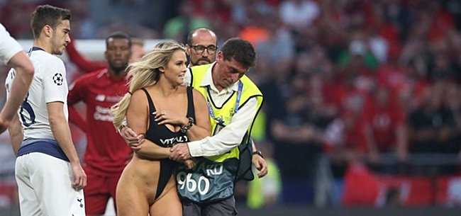 http://www.soccernews.nl/news/598165/plan_befaamde_streaker_kinsey_wolanski_faalt;blondine_ge...