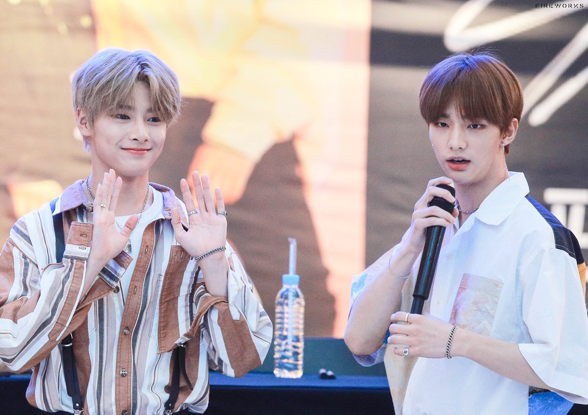 stray kids pics tweet media