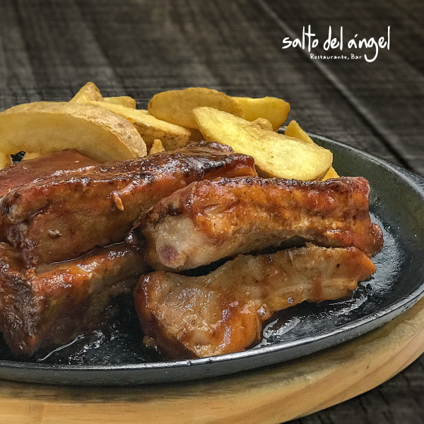 SALTODELANGEL's tweet photo. Su salsa lleva los sabores de la canela y el ligero picante del BBQ, las costillitas siempre son perfectas para el almuerzo. ¡Ven y disfruta con los mejores sabores del Salto! Reserva al 310 785 6212 https://t.co/vqEvmdSqxA
