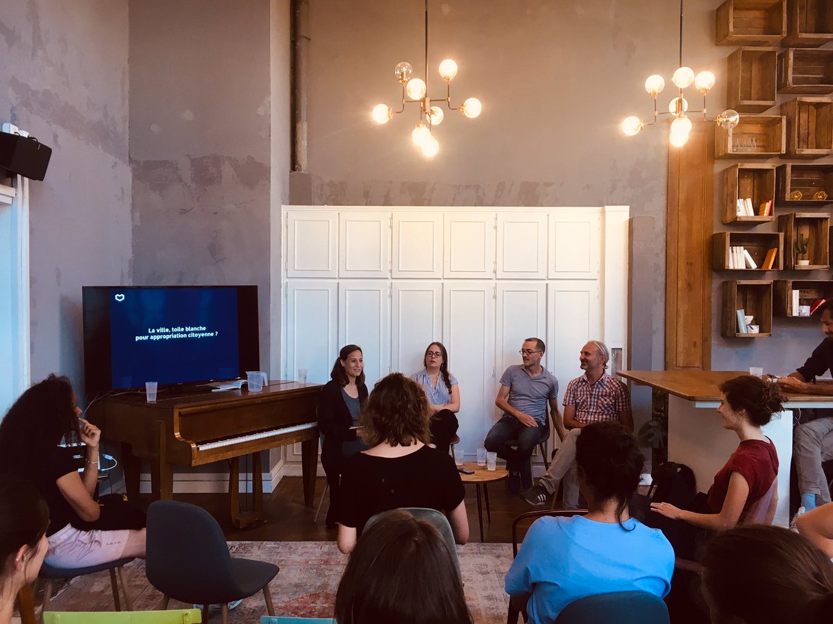 Ouishare_Fr's tweet photo. Lancement de notre soirée à #MorningOS sur comment la création artistique peut nous permette de nous ré approprier la #ville et ses espaces publics !
Avec @NoiseLaVille @HappyCityLab et #VertigoInVivo. https://t.co/ld0rJQNg0P
