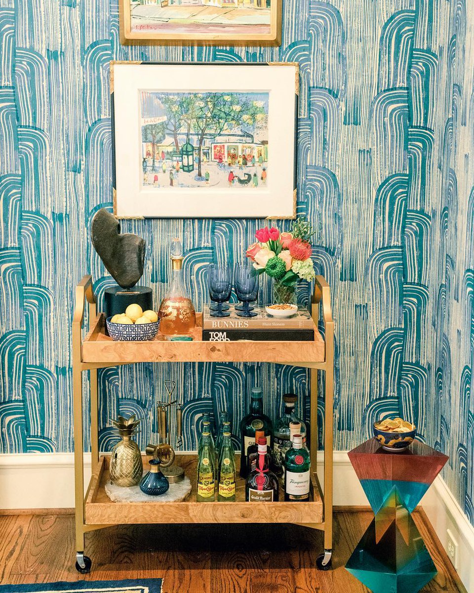 LeeJofa's tweet photo. Bold walls have more fun! https://t.co/jRb0mOTGaB #CrescentPaper #KWxLJ #LeeJofaLuxury #ShawnakInteriors @kellywearstler https://t.co/olfWt4UoNY