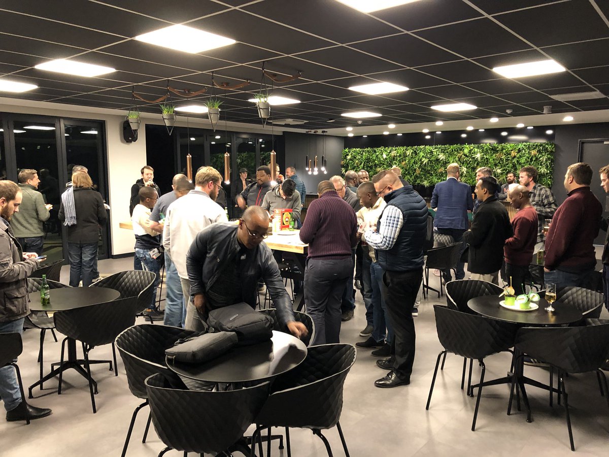 awsjozi's tweet image. Sho, they sure know how to treat us well here at @DVT_Corporate 🙌🏼 #fullhouse #community #meetup