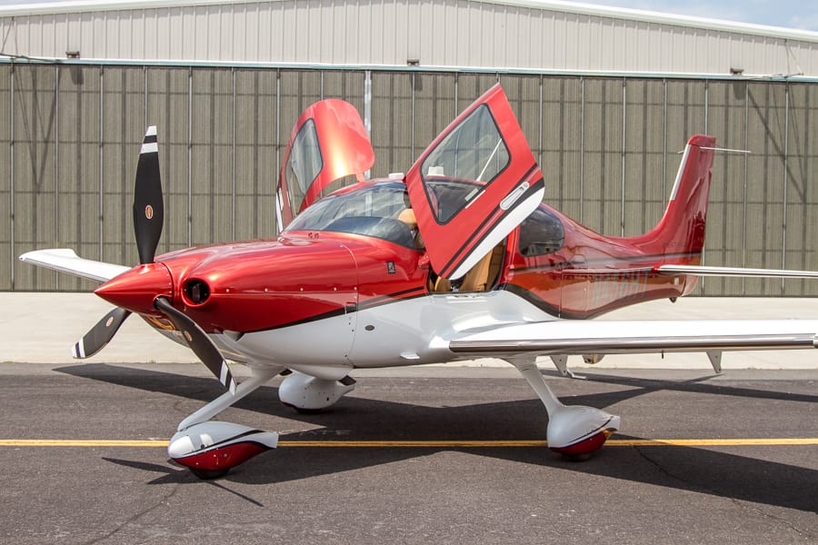 Featured #Aircraft | 2016 #Cirrus SR22T-G5 GTS | This speedy and attractive #airplane has been meticulously cared for and maintained. It shows like it is brand new! See price and details here, aircraftsales.us/?p=51537 #AircraftSalesUS #Aviation #AvGeek #Pilot #Fly