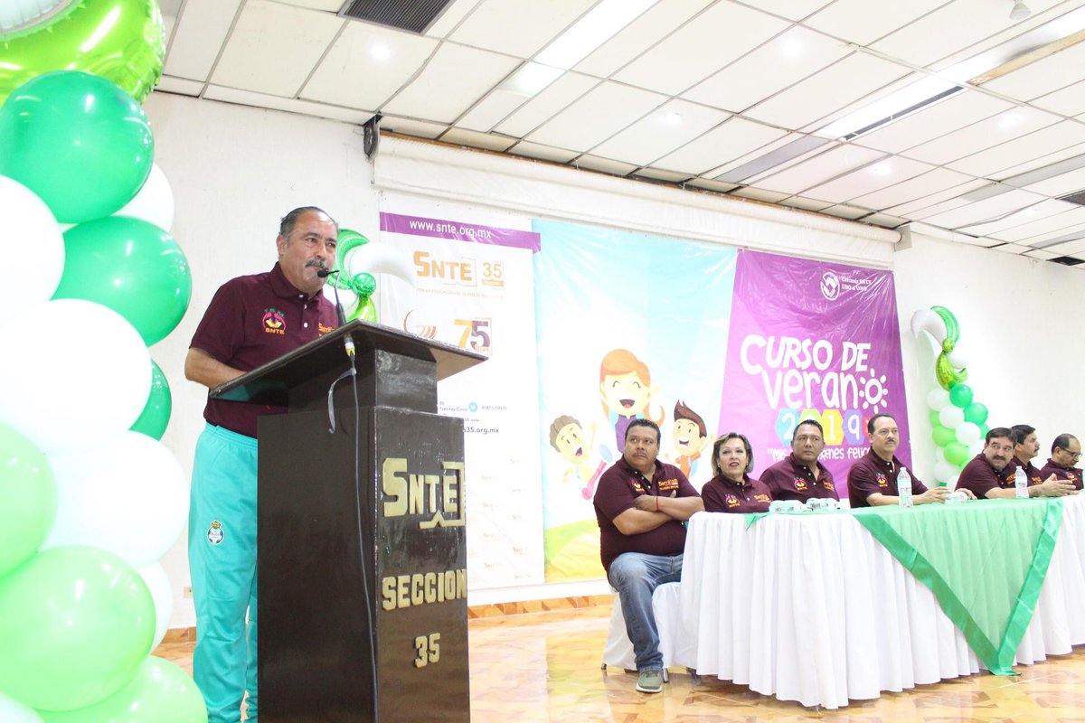 SECCION35's tweet photo. El Profr. @JFernandoMora35 Srio. Gral. de la #SECCIÓN35 @SnteNacional en conjunto con el FSM realizaron la Inauguración del Curso de Verano “Mis Vacaciones Felices 2019” en las instalaciones del ERIAZO #Torreón estando presentes el Profr Oscar Martin Ramos del CEN del #SNTE https://t.co/RbJcZkVkjR