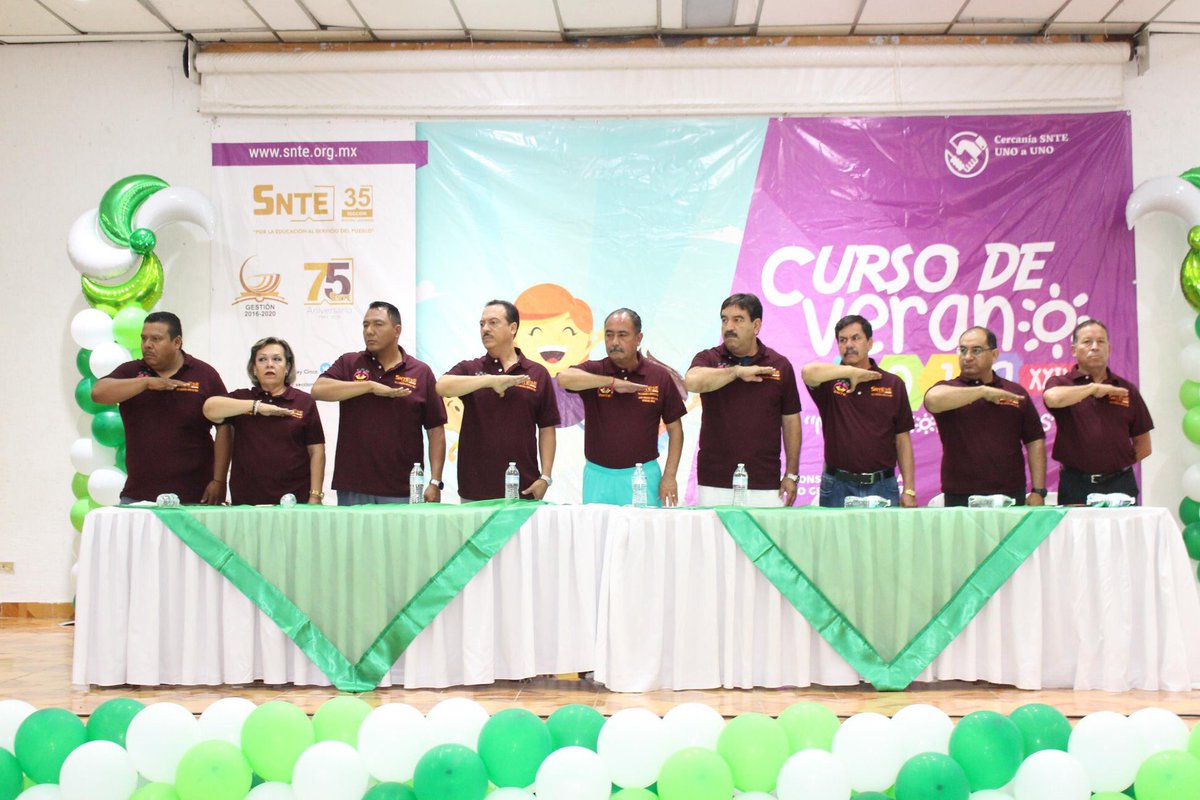 SECCION35's tweet photo. El Profr. @JFernandoMora35 Srio. Gral. de la #SECCIÓN35 @SnteNacional en conjunto con el FSM realizaron la Inauguración del Curso de Verano “Mis Vacaciones Felices 2019” en las instalaciones del ERIAZO #Torreón estando presentes el Profr Oscar Martin Ramos del CEN del #SNTE https://t.co/RbJcZkVkjR