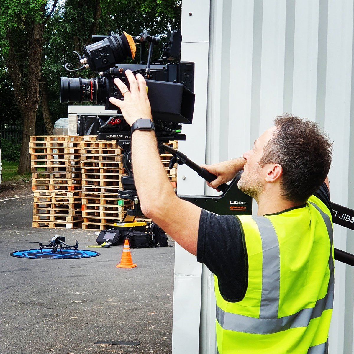 JamesHarriesMM's tweet photo. Out with the guys from @gluedfilms this morning for some industrial filming #drone #cymru #wales #dronepilot #dji #inspire2 #aerialfilming https://t.co/dsuc4SnrPr
