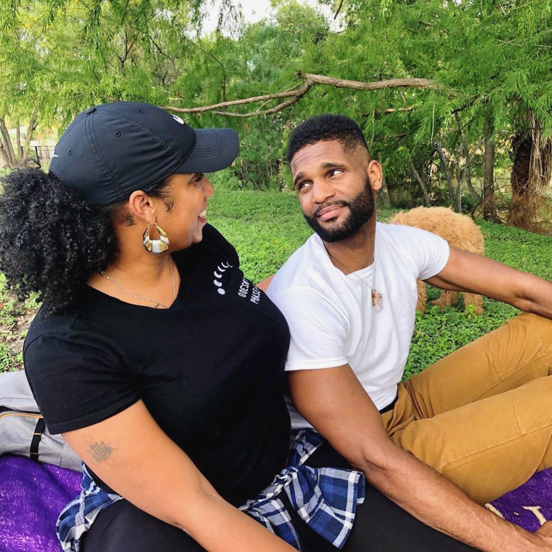 PlentyOfFish's tweet photo. “If he doesn’t look at you like this, he’s not the one 🥰” - @vinty_fresh
We love seeing our past users put up posts like this. Keep them coming! 🙌🏼 #repost #love #plentyoffish #pofsuccess #relationshipgoals https://t.co/RDuyVZKOUo