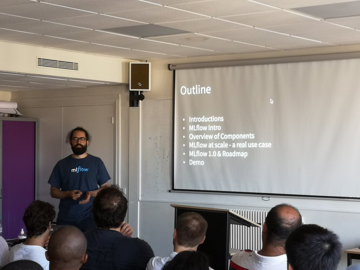 ParisDataEng's tweet image. #ParisDataEng #13 ça débute avec @ArduinoCascella 🙌