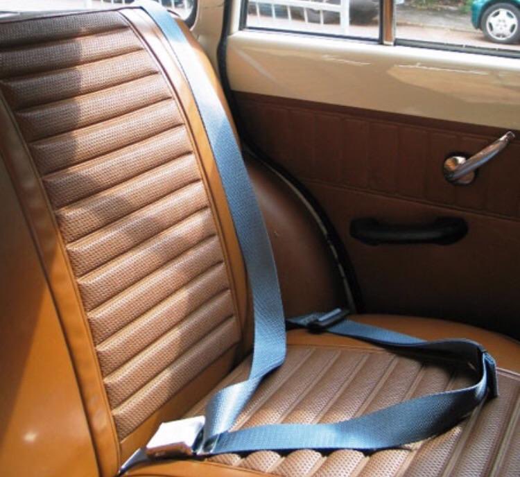 OriginalYoni's tweet photo. Today I learned: When Volvo invented the three-point seat belt in the 1950s, they made the patent free for all competitors to use in order to save lives. https://t.co/hrhD1FZmw2