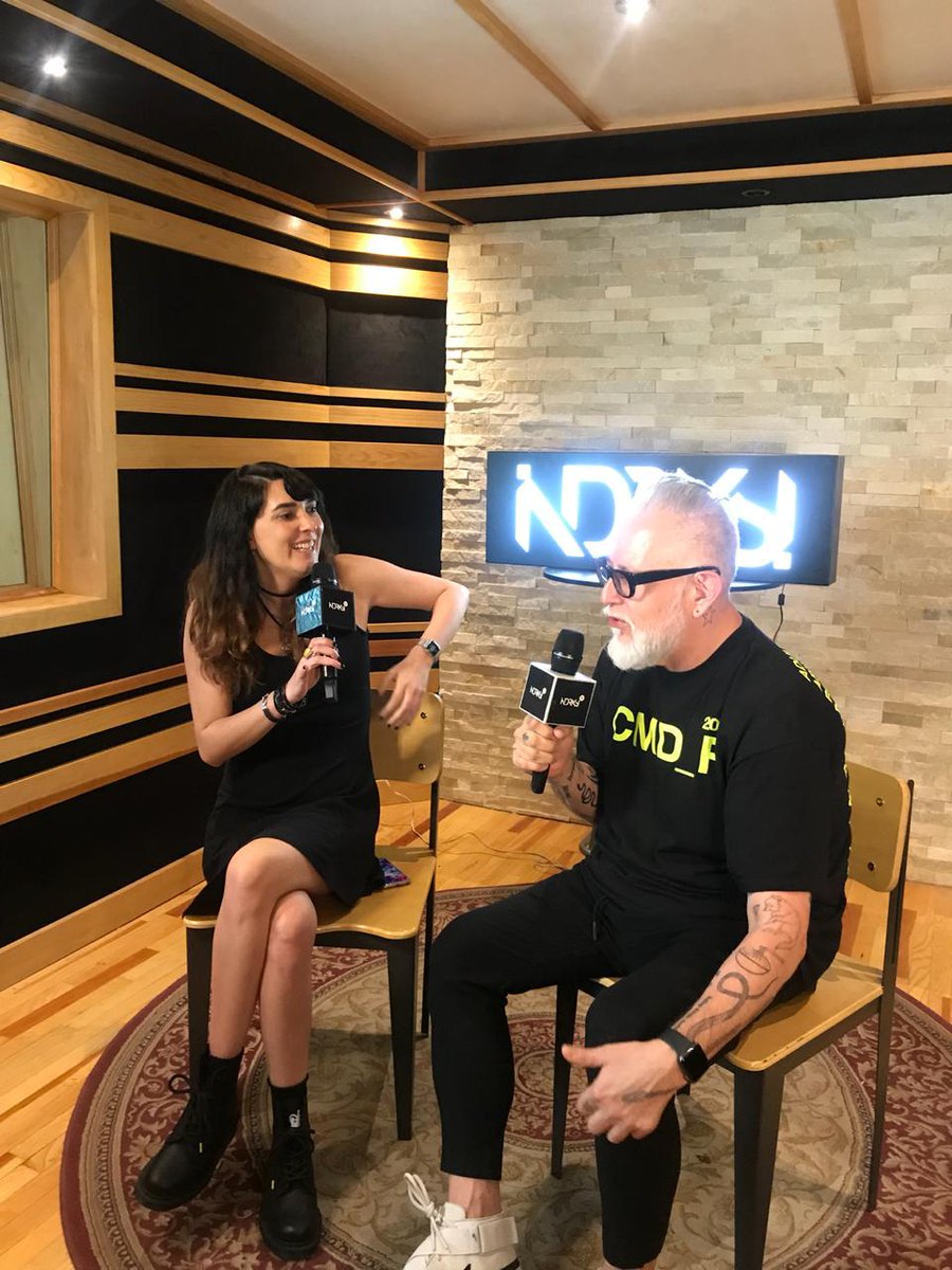 oficinapublica_'s tweet image. ¡Ahora en vivo a través de @indierocks TV! @mijangos platica sobre el CMD Fest #MusiqueNonStop #SuperLineUp #NoHeadliners youtube.com/watch?v=rsu3rB…