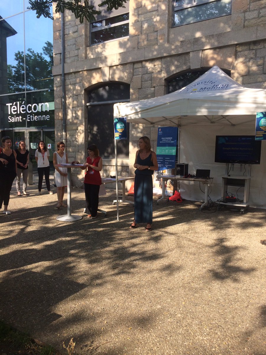 TelecomStE's tweet photo. [AFTERWORK D’ÉTÉ] ☀️
Merci aux 6 #entreprises venues témoigner de leur expérience avec @TelecomStE 👉 alternants, stagiaires, recrutement, projets étudiants, partenariats 💼 https://t.co/yiQeVc0TYy