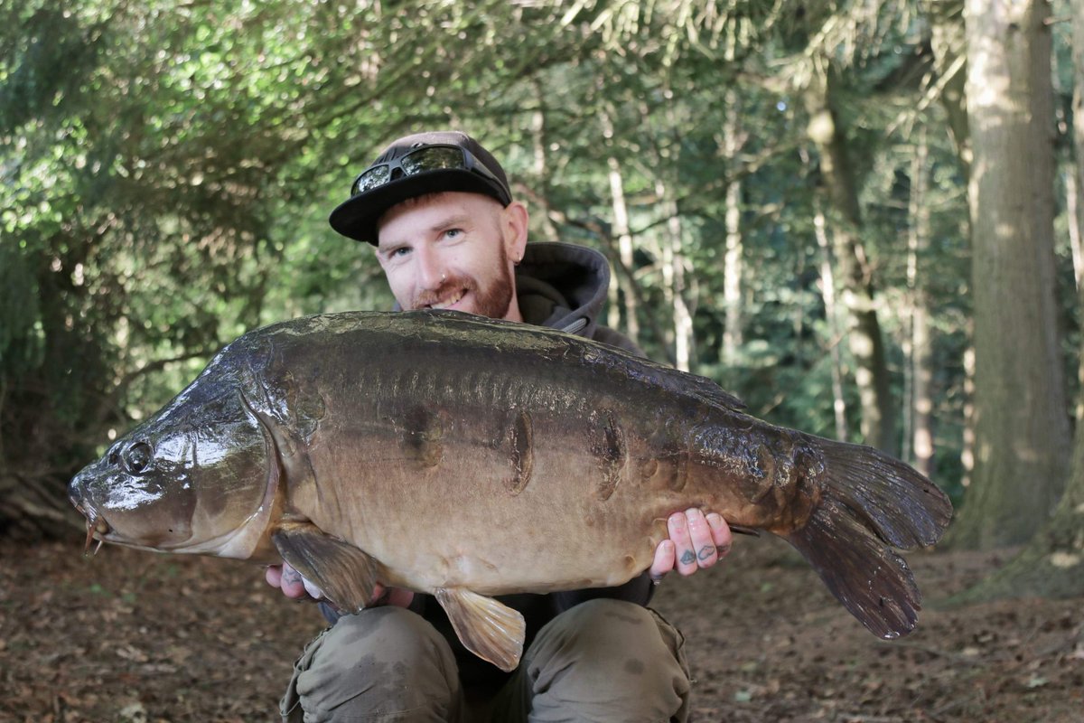 KieronHawking's tweet photo. 5 start from Rhfisheries weston Park what a place! #lovethisplace @WofteClothing @MainlineBaits
@KordaOfficial https://t.co/8cKzUZAN8G
