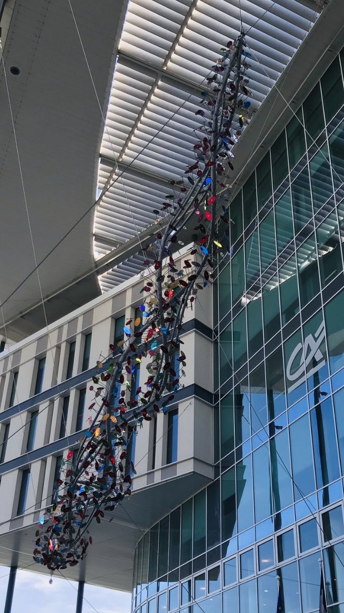 waltmendes's tweet photo. Perles de vie visible à Massy indéfiniment. Une œuvre géniale du talentueux Stéphane Guiran et installée par @NeconceptAlsa #defi https://t.co/2xx6GdxVJX
