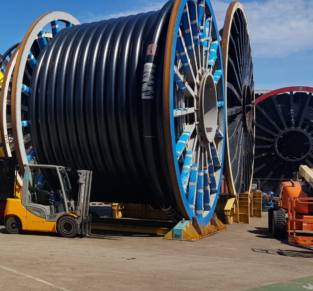 bakerhughesco's tweet photo. BHGE becomes the first on the flexibles market to achieve 1 Million Dynamic Cycles on Full-scale Hybrid Thermoplastic Composite Pipe! Another game-changer for the industry #BHGECO #subseaconnectioninaction https://t.co/Z4hDfRl1z0