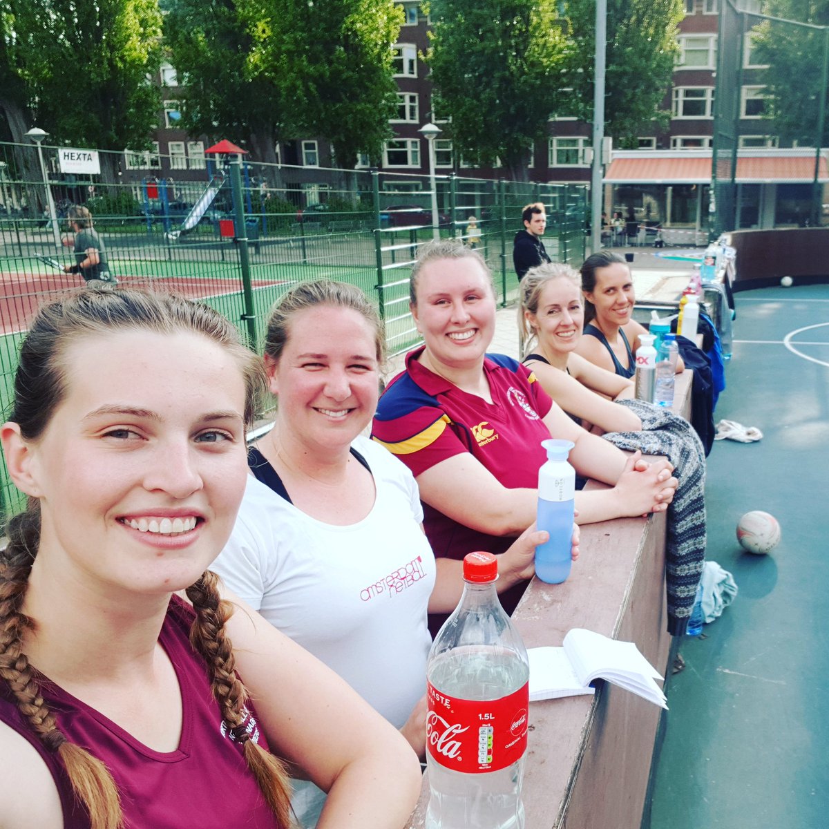 amsnetball's tweet photo. Having our 15 minute break and helping to score as our teams play🏐
.
.
.
#netball #amsterdamnetball #amsterdamsport #expatsport  #expatlife #onthesidelines #scoring #sidelinesupport #catchingourbreath #sweaty… https://t.co/1ArHYMoeYd https://t.co/f9clPebvch