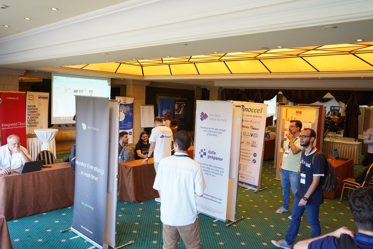 A shot from 1st day's startups and demos and flash talks demos.

➡️More: hdms19.athenarc.gr. 

#HDMS2019