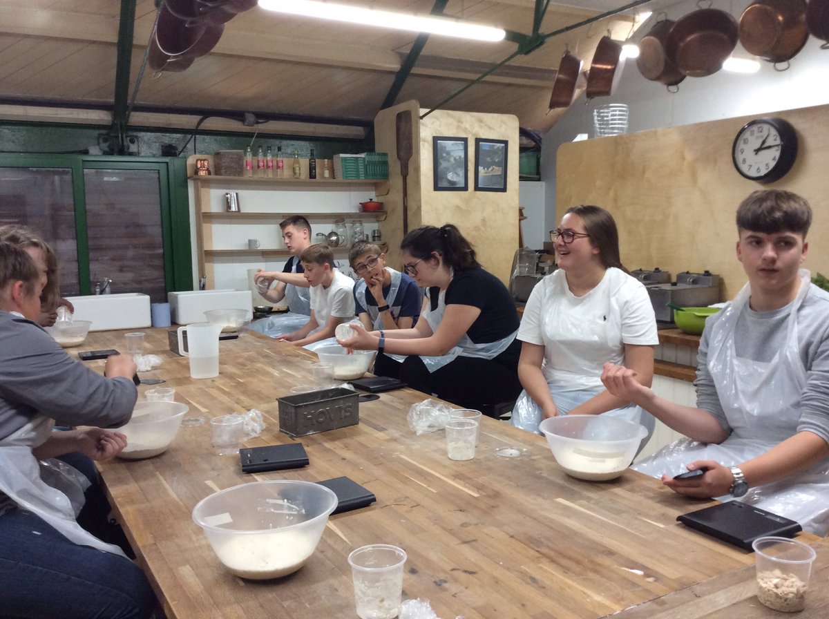 SRA_Technology's tweet photo. Perfecting our Pizza making skills! #breadahead #pizzaworkshop https://t.co/RsofogkT8u