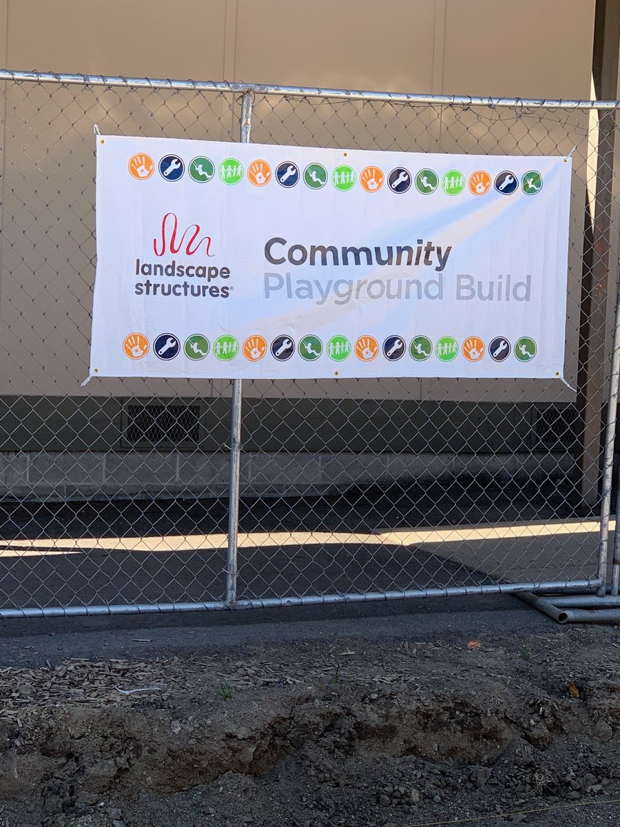KSPrincipals's tweet photo. Kansas principals giving back. John Befort at NAESP Community Service Day in Spokane! #shapedbyplay #NAESP19 https://t.co/yG30hZblCJ