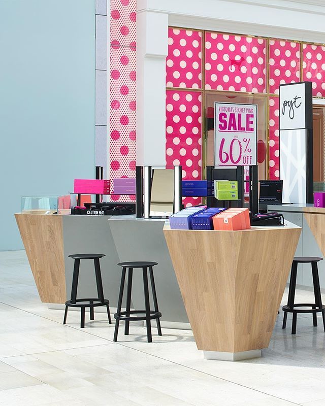 Our mid-mall design for Brooklyn based PYT challenged us to create a multifunctional beauty space that reflects their band personality.
-
<a href="/westfieldlondon/">Westfield London</a> #westfieldlondon #pyt #london #o2 #design #city #work #window #visualmerchandising #photooftheday #… ift.tt/32dP9rv