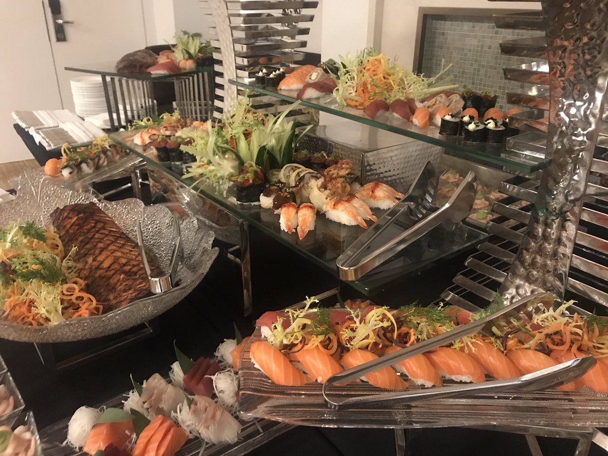 PeakHealthClub's tweet photo. We’re ready and waiting to welcome our members to The Peak summer soirée! https://t.co/nr4hHCRkLm
